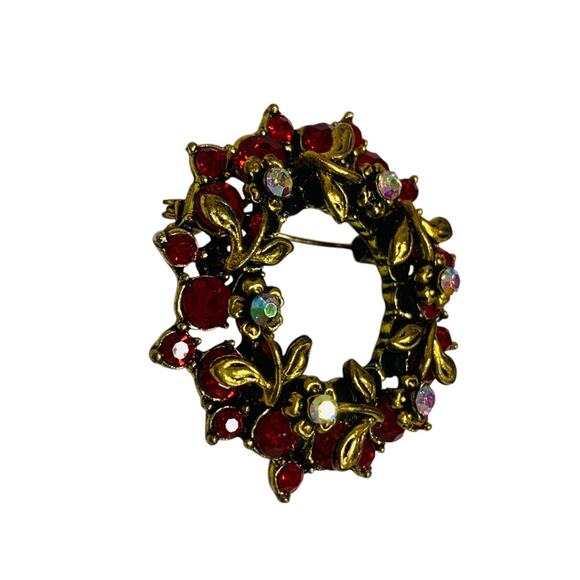 Brooch Pin Goldtone Wreath Red Crystals 1.75 Inch Diameter - Picture 2 of 6